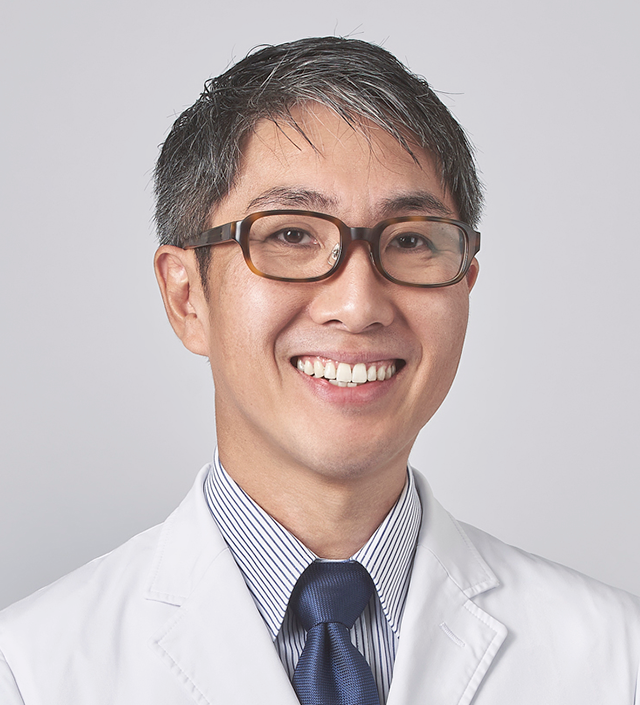 脳神経内科 科長 医学博士 岡﨑　周平