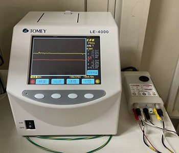 視覚誘発反応測定装置LE-4000（TOMEY）